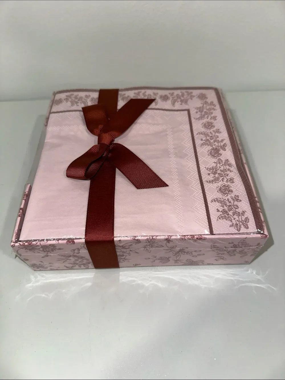 LAURA ASHLEY pink burgundy toile floral 40 x 2 Square & Guest Napkins in a Box